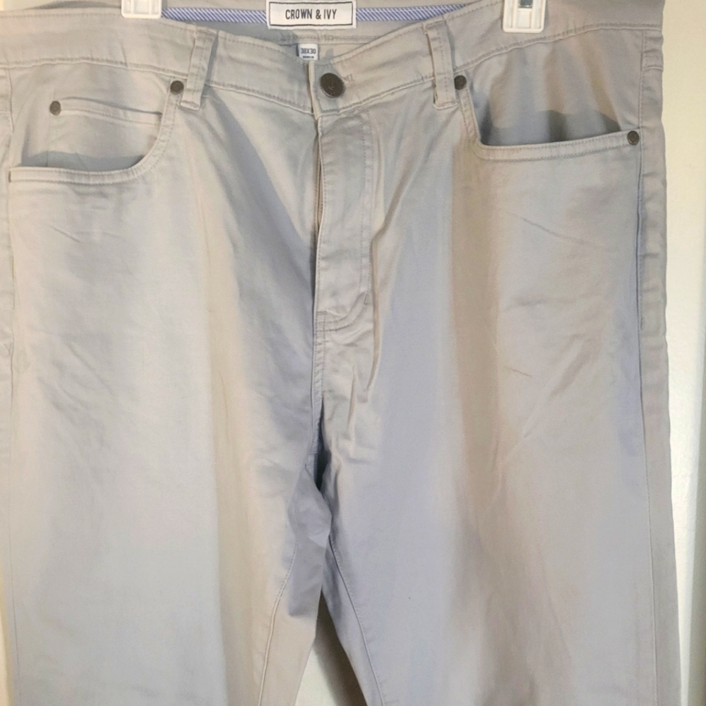 Crown & Ivy men's casual Khakis.